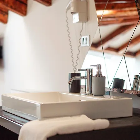 La Fermata Del Viandante * Τεργέστη